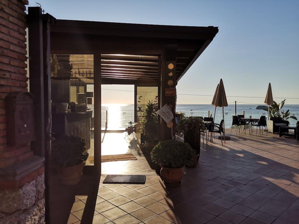 Borromeo Resort Taormina Exterior foto